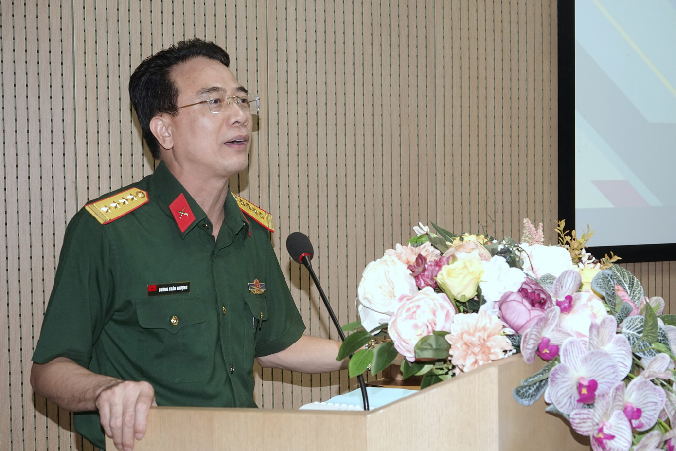 Lãnh đạo Học viện Viettel phát biểu chào mừng các đại biểu về dự hội nghị được tổ chức tại Học viện.