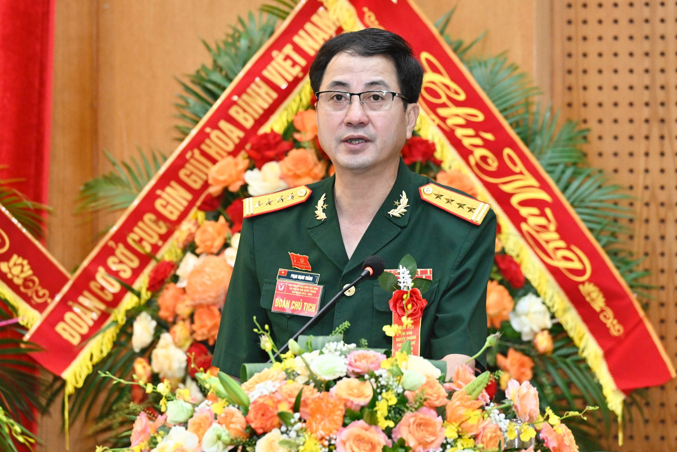 Đại tá Phạm Mạnh Thắng - Cục trưởng Cục GGHB Việt Nam, phát biểu khai mạc đại hội.