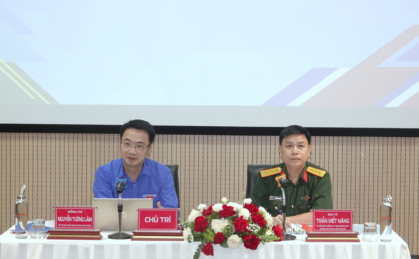 Bí thư T.Ư Đoàn Nguyễn Tường Lâm và Đại tá Trần Viết Năng đồng chủ trì hội nghị, chiều 26/6.