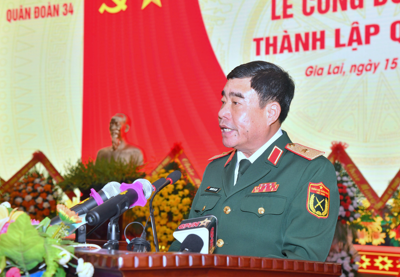 Thiếu tướng Nguyễn Bá Lực - Tư lệnh Quân đoàn 34. Thiếu tướng Nguyễn Bá Lực - Tư lệnh Quân đoàn 34.