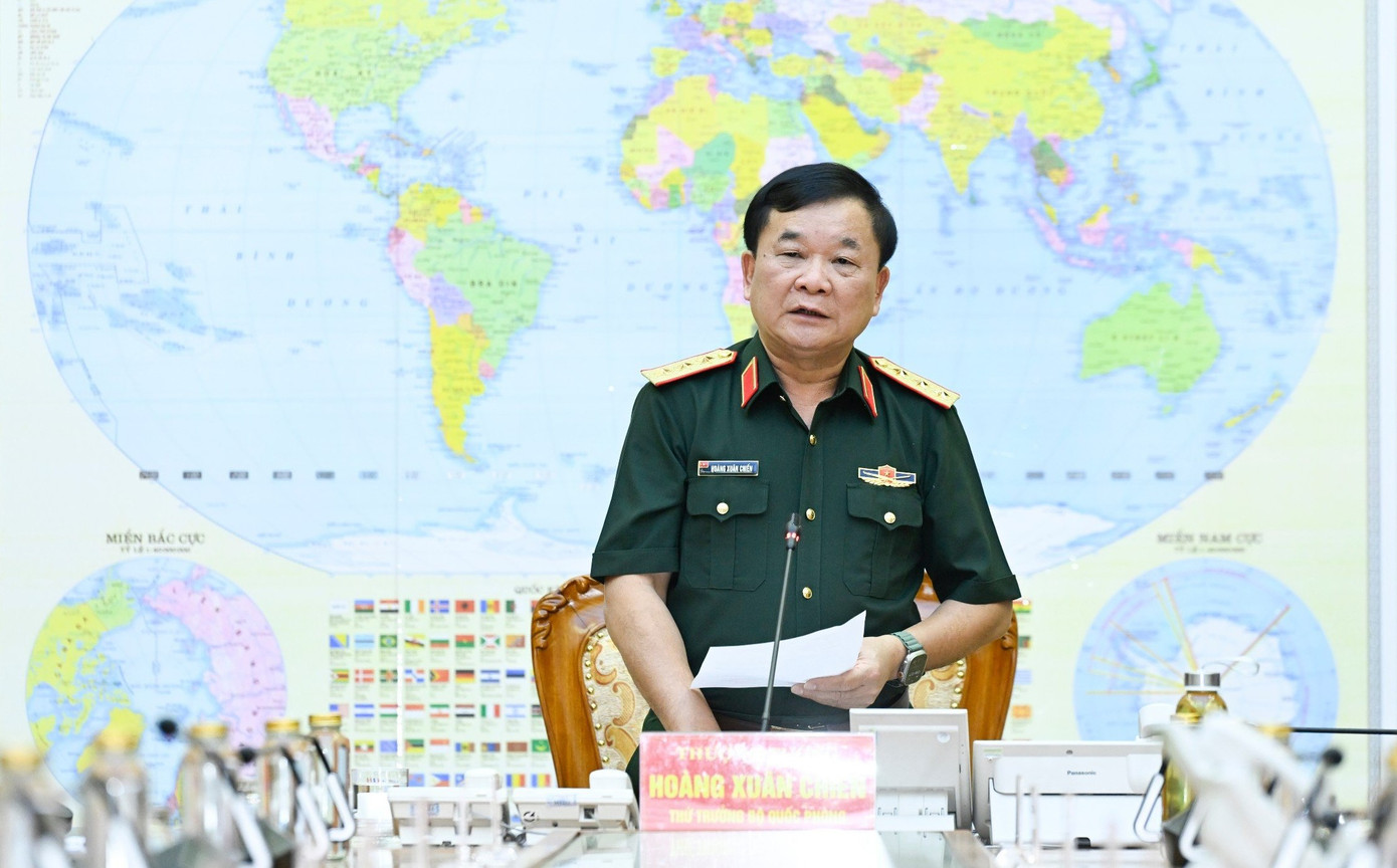 Thượng tướng Hoàng Xuân Chiến - Thứ trưởng Bộ Quốc phòng, chủ trì phiên họp.