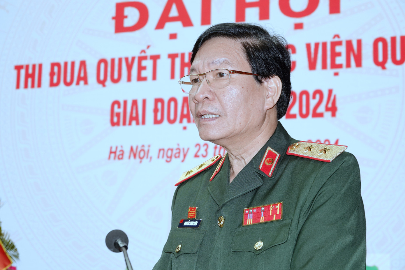 Trung tướng, PGS.TS Nguyễn Xuân Kiên - Giám đốc Học viện Quân y, phát biểu khai mạc đại hội. Trung tướng, PGS.TS Nguyễn Xuân Kiên - Giám đốc Học viện Quân y, phát biểu khai mạc đại hội.