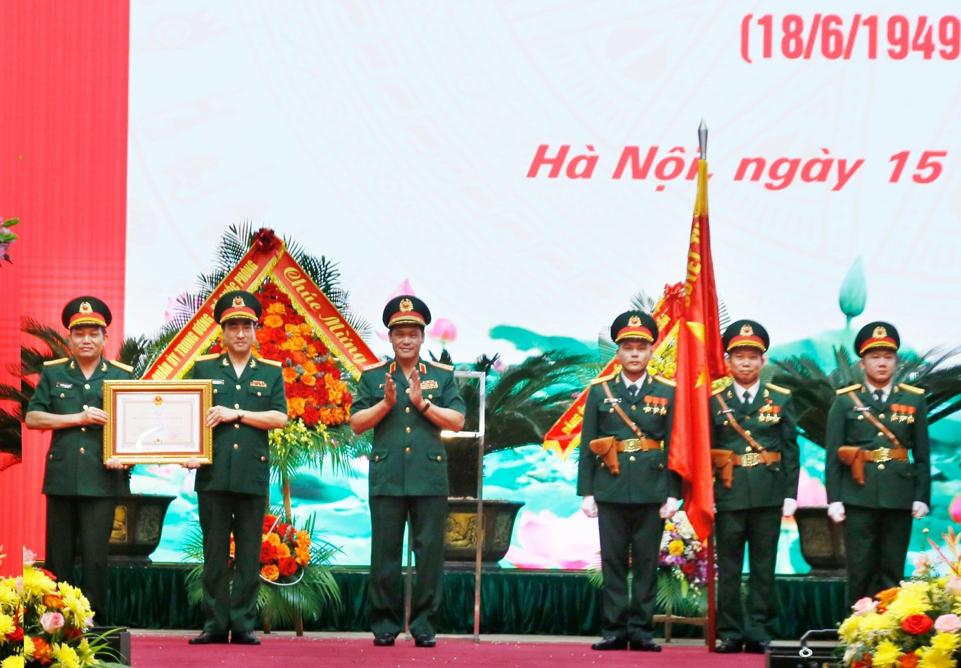 Thượng tướng Vũ Hải Sản yêu cầu Cục Vận tải tiếp tục đẩy mạnh các phong trào thi đua; tích cực chăm lo đời sống vật chất và tinh thần cho bộ đội, tạo điều kiện thuận lợi để cán bộ, nhân viên, chiến sĩ yên tâm công tác, hoàn thành tốt chức trách, nhiệm vụ được giao.