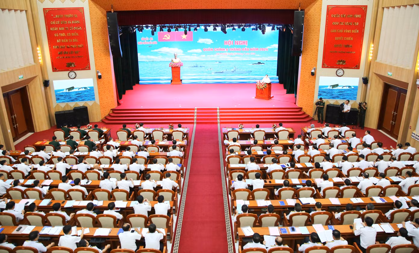 Dịp này, Hội đồng Thi đua - Khen thưởng Quân chủng Hải quân tổ chức phát động thi đua cao điểm “Tự hào truyền thống, viết tiếp chiến công, xứng danh Bộ đội Cụ Hồ”, chào mừng 80 năm Ngày thành lập Quân đội nhân dân Việt Nam, 35 năm Ngày hội Quốc phòng toàn dân.