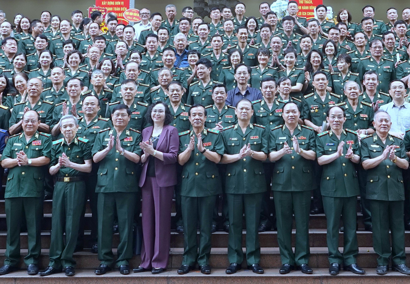 Các đại biểu dự lễ kỷ niệm.