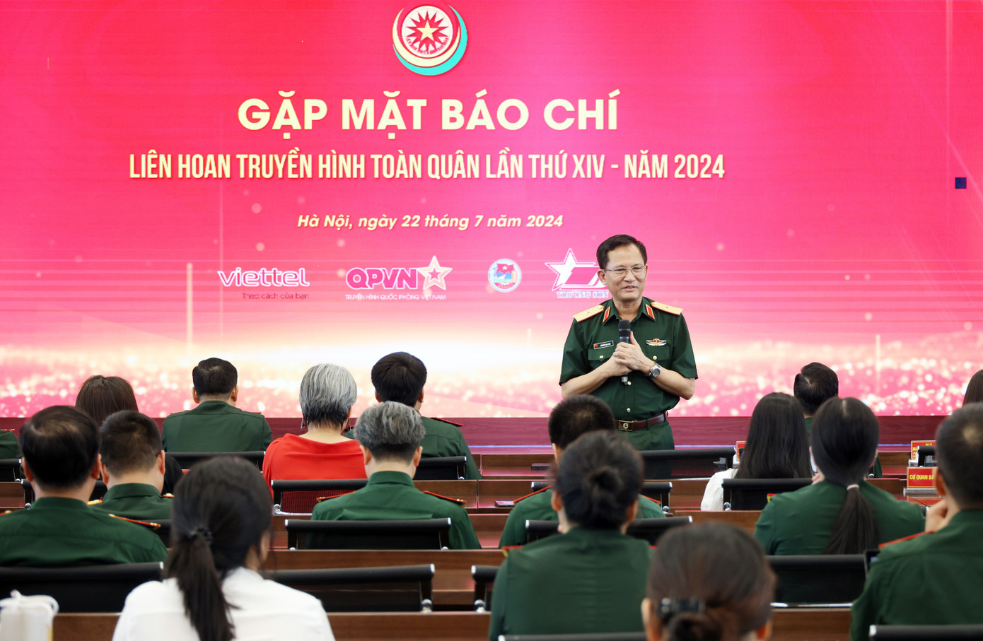 Theo Thiếu tướng Nguyễn Kim Tôn, lễ khai mạc, bế mạc và trao giải Liên hoan truyền hình toàn quân sẽ được tổ chức tại Nhà hát Ca - Múa - Nhạc dân gian Việt Bắc (118 đường Hoàng Văn Thụ, thành phố Thái Nguyên, tỉnh Thái Nguyên). Theo Thiếu tướng Nguyễn Kim Tôn, lễ khai mạc, bế mạc và trao giải Liên hoan truyền hình toàn quân sẽ được tổ chức tại Nhà hát Ca - Múa - Nhạc dân gian Việt Bắc (118 đường Hoàng Văn Thụ, thành phố Thái Nguyên, tỉnh Thái Nguyên).