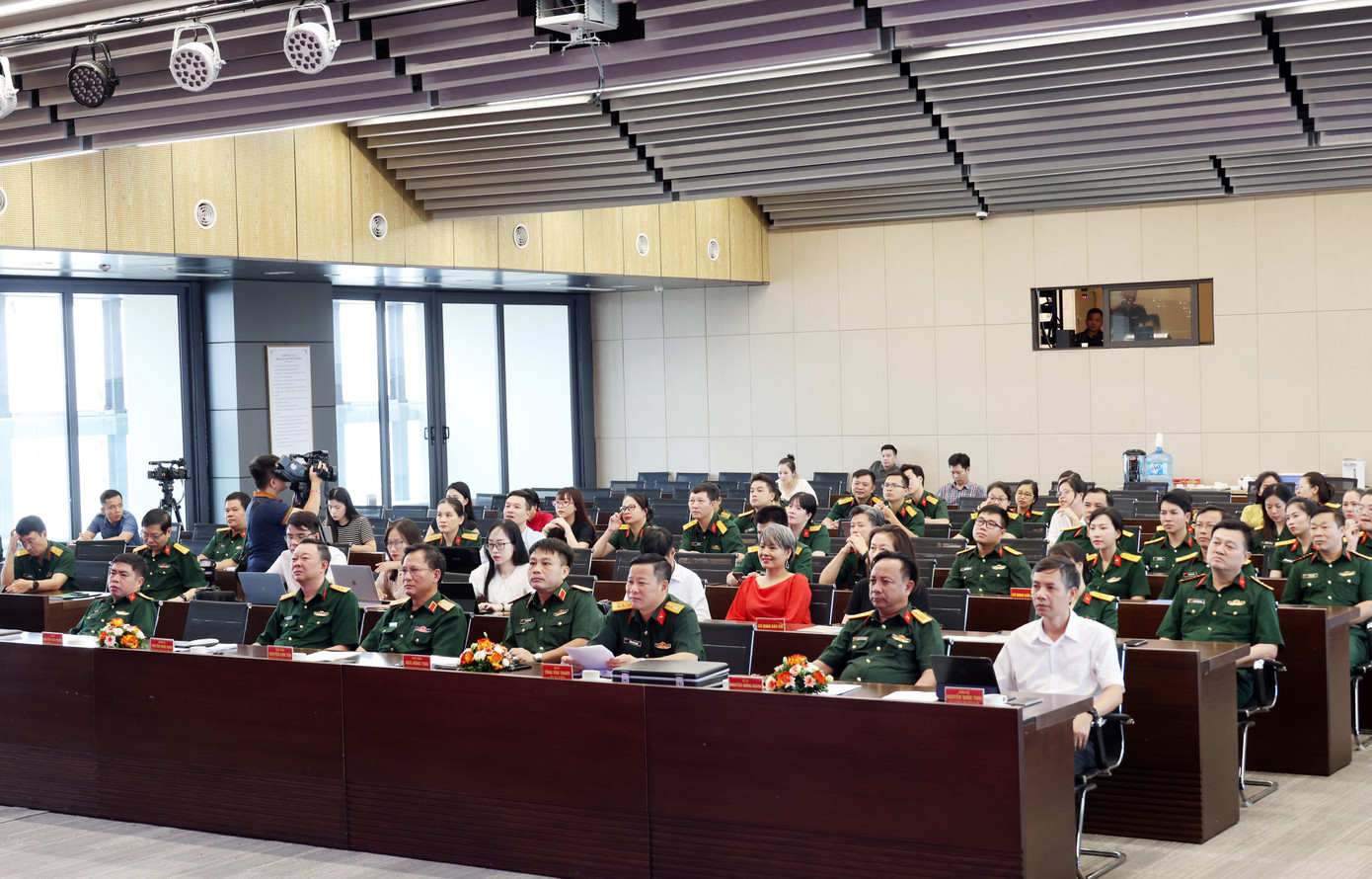 Các đại biểu tham dự gặp mặt báo chí, chiều 22/7. Các đại biểu tham dự gặp mặt báo chí, chiều 22/7.