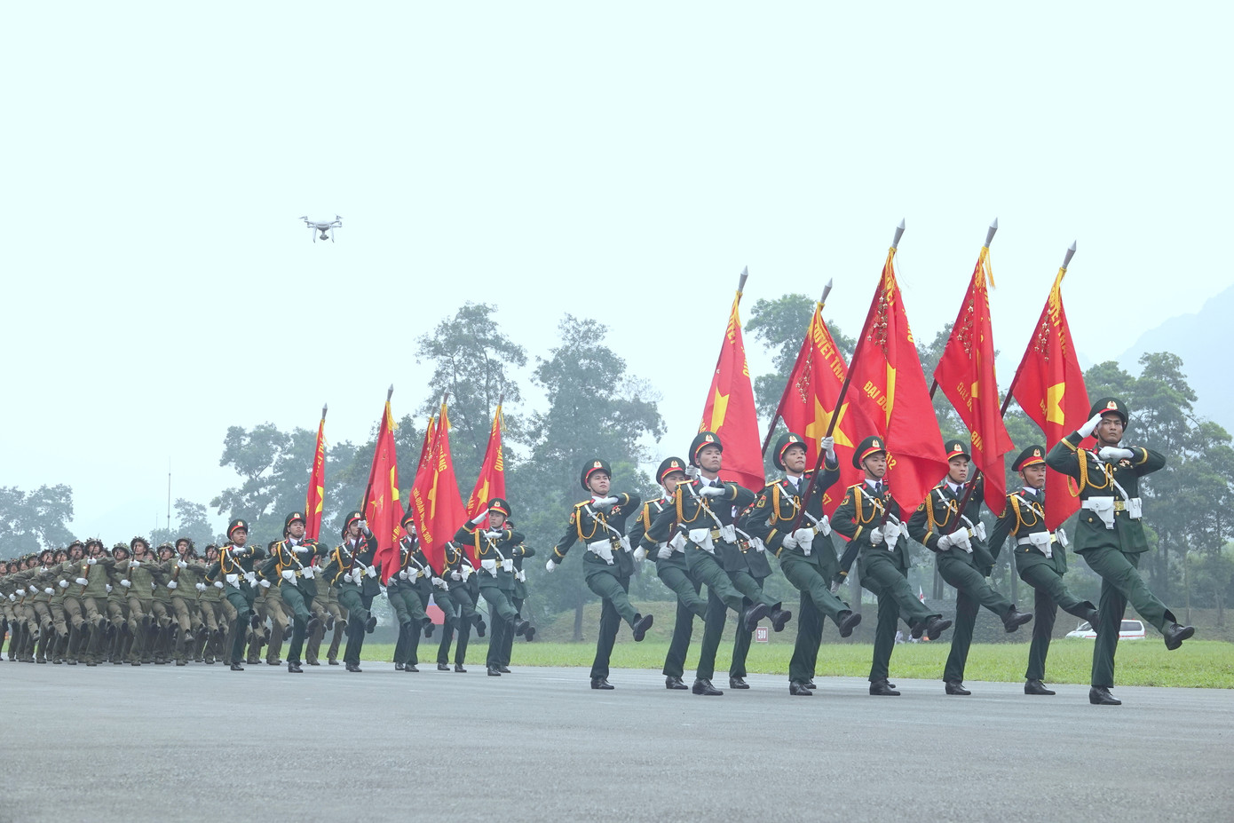 Khối chiến sĩ Điện Biên.