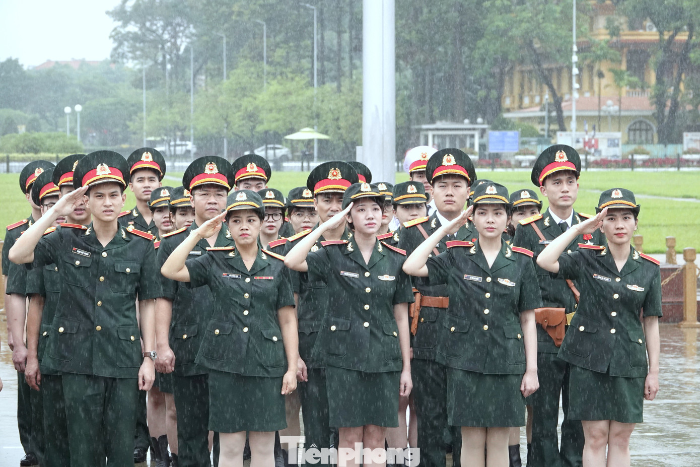 Tại Lễ báo công, Học viện Quân y ghi nhận và tuyên dương 28 tập thể, 77 cá nhân điển hình tiên tiến, đã có nhiều thành tích xuất sắc, tiêu biểu trong thực hiện phong trào Thi đua Quyết thắng giai đoạn 2019-2024.