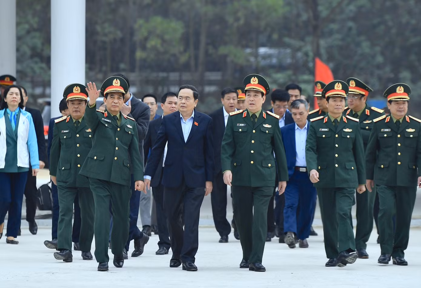 Các đại biểu lãnh đạo tới dự Lễ phát động Tết trồng cây Xuân Giáp Thìn 2024.
