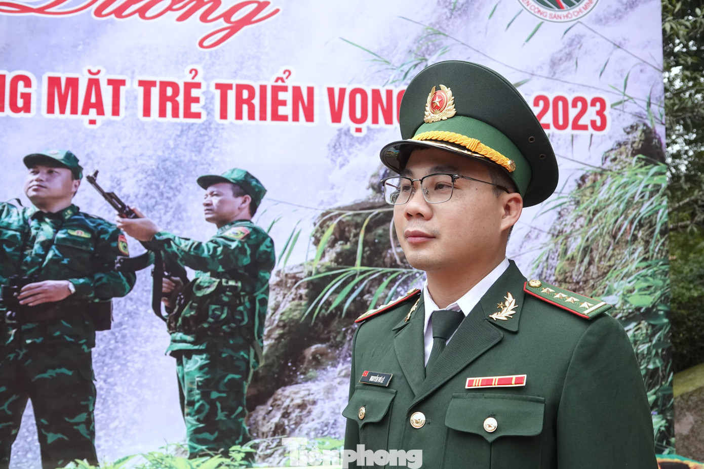 Đại úy Nguyễn Vũ Lê - Chính trị viên phó, Bí thư Chi đoàn ĐBP Xuân Trường, BĐBP Cao Bằng Đại úy Nguyễn Vũ Lê - Chính trị viên phó, Bí thư Chi đoàn ĐBP Xuân Trường, BĐBP Cao Bằng