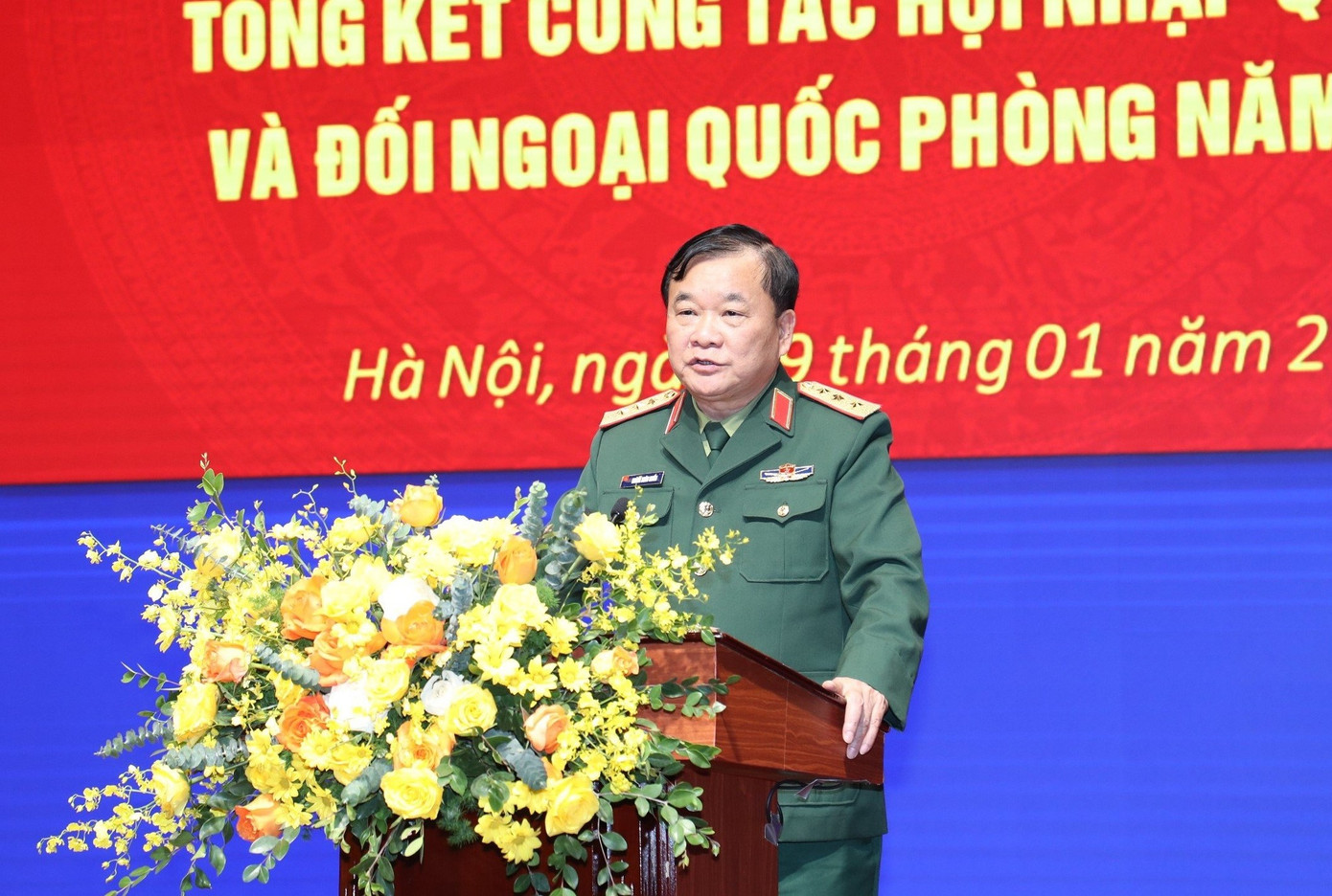 Thượng tướng Hoàng Xuân Chiến - Thứ trưởng Bộ Quốc phòng, phát biểu tại hội nghị.