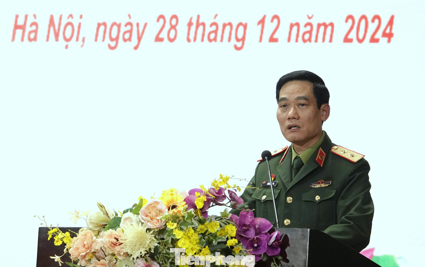 Trung tướng, GS.TS Trần Viết Tiến - Giám đốc Học viện Quân y, phát biểu khai mạc hội thao, sáng 28/12. Trung tướng, GS.TS Trần Viết Tiến - Giám đốc Học viện Quân y, phát biểu khai mạc hội thao, sáng 28/12.