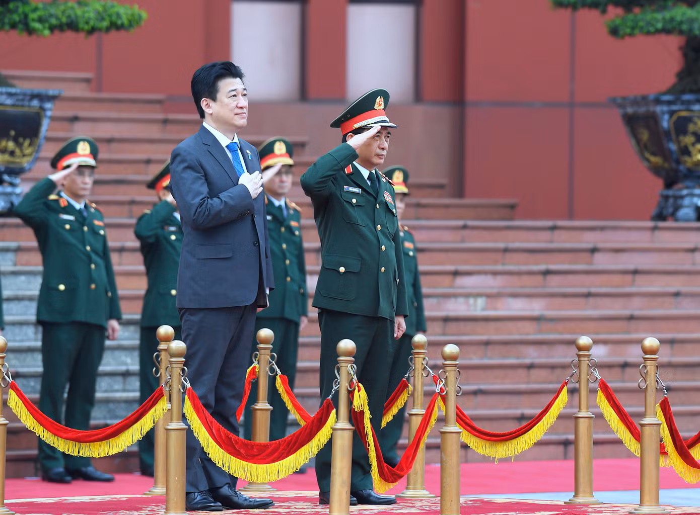 Một số hình ảnh tại lễ đón và hội đàm cấp cao giữa đoàn đại biểu quân sự cấp cao hai nước Việt Nam - Nhật Bản, tại trụ sở Bộ Quốc phòng, sáng 6/8.
