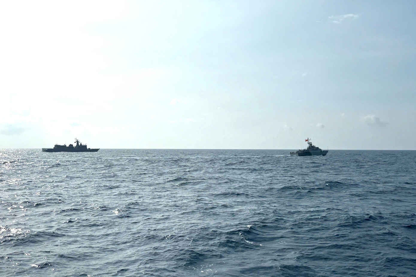 Tàu Hải quân hai nước trên tuyến tuần tra chung.