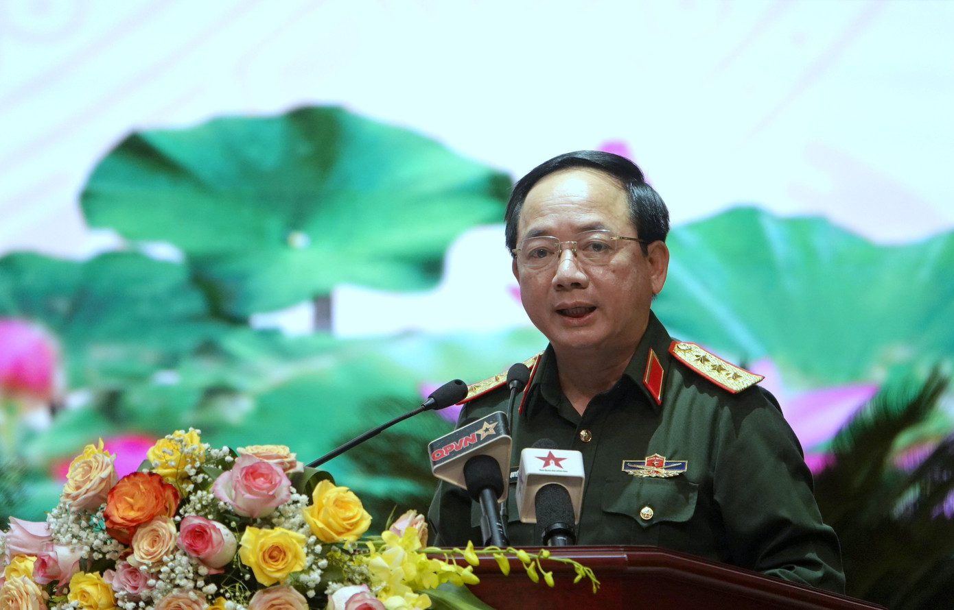 Chủ nhiệm Tổng cục Chính trị QĐND Việt Nam Trịnh Văn Quyết phát biểu khai mạc Hội thảo.