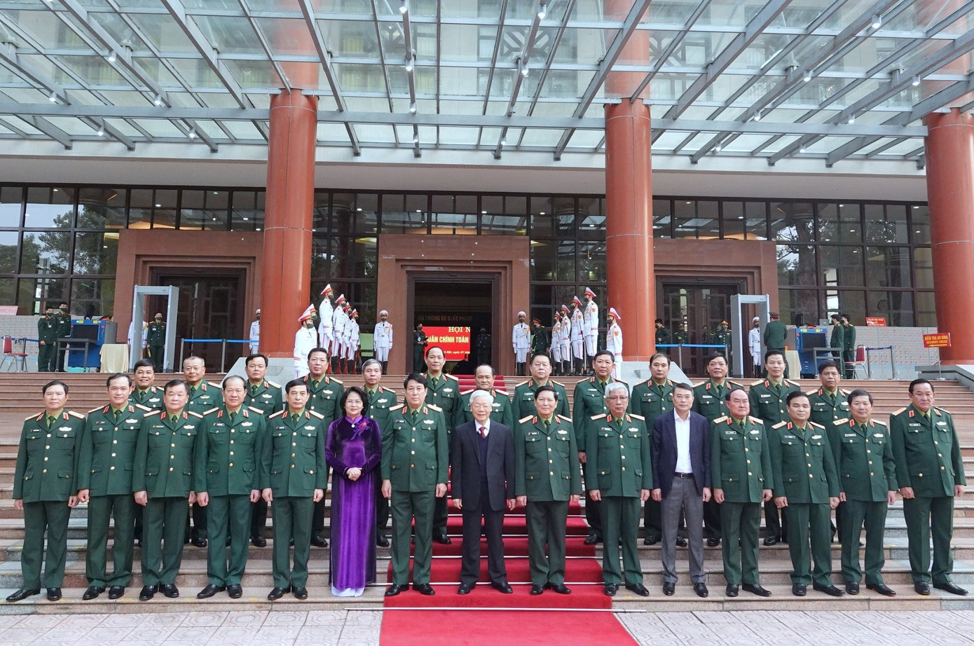 Tổng Bí thư, Chủ tịch nước Nguyễn Phú Trọng và Phó Chủ tịch nước Đặng Thị Ngọc Thịnh cùng các tướng lĩnh cấp cao của Quân đội dự Hội nghị Quân chính toàn quân năm 2020. Ảnh: Nguyễn Minh Tổng Bí thư, Chủ tịch nước Nguyễn Phú Trọng và Phó Chủ tịch nước Đặng Thị Ngọc Thịnh cùng các tướng lĩnh cấp cao của Quân đội dự Hội nghị Quân chính toàn quân năm 2020. Ảnh: Nguyễn Minh