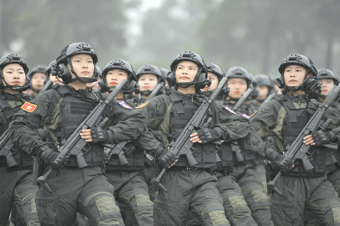 Khối nữ chiến sĩ Cảnh sát đặc nhiệm. Khối nữ chiến sĩ Cảnh sát đặc nhiệm.