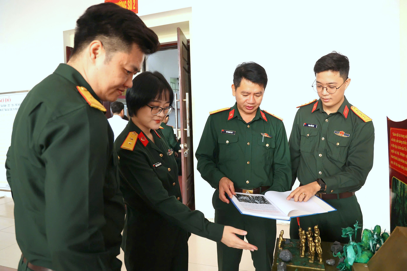 Tham gia Cuộc thi video clip “TNQĐ xung kích thực hiện công tác phổ biến, giáo dục pháp luật”, tuổi trẻ Tổng cục Hậu cần có 9/10 tác phẩm đoạt giải. Tham gia Cuộc thi video clip “TNQĐ xung kích thực hiện công tác phổ biến, giáo dục pháp luật”, tuổi trẻ Tổng cục Hậu cần có 9/10 tác phẩm đoạt giải.