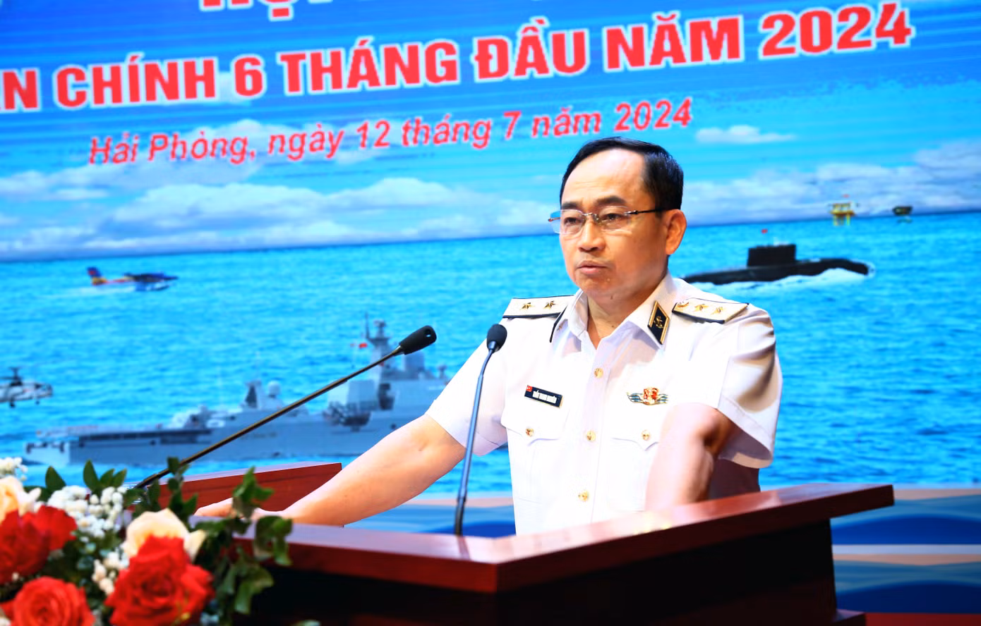 Phó Đô đốc Trần Thanh Nghiêm - Tư lệnh Hải quân, kết luận hội nghị.