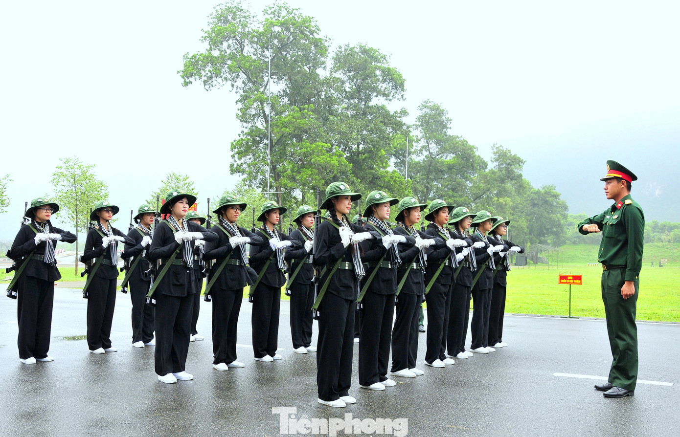 Trong mỗi buổi tập, khối được chia thành nhiều bộ phận để tập riêng.