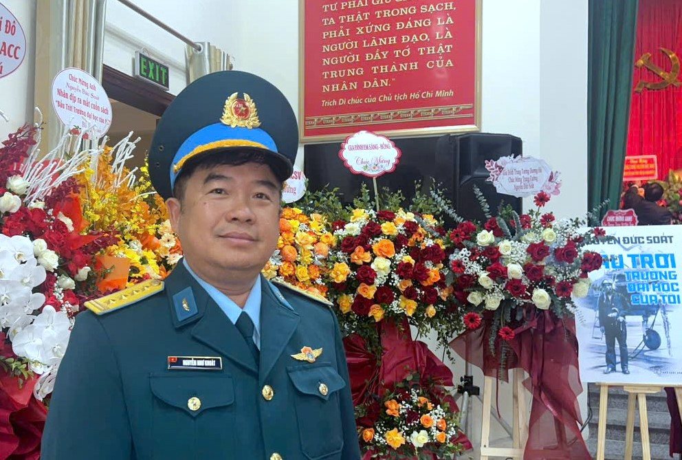 Đại tá Nguyễn Như Khoát - Chính ủy Sư đoàn Không quân 371.