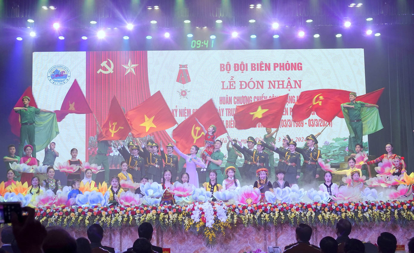 Chương trình nghệ thuật chào mừng tại buổi lễ.