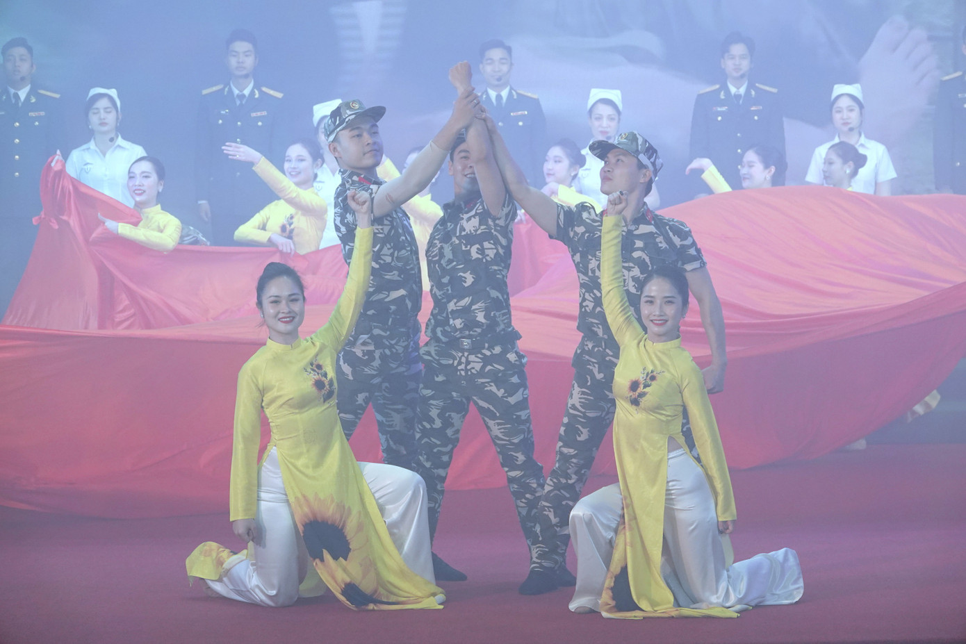 Chương trình nghệ thuật tại lễ kỷ niệm.