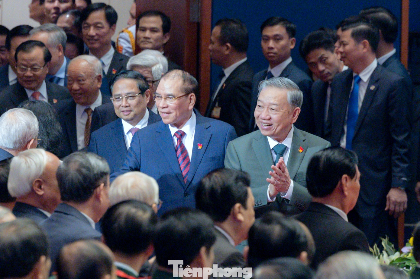 Lãnh đạo, nguyên lãnh đạo Đảng, Nhà nước tới dự Lễ kỷ niệm. Lãnh đạo, nguyên lãnh đạo Đảng, Nhà nước tới dự Lễ kỷ niệm.