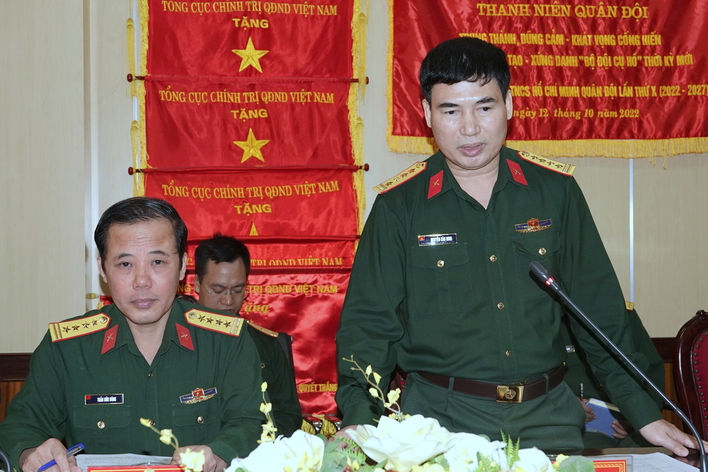 Đại biểu cơ quan chức năng Tổng cục Chính trị phát biểu tại hội nghị. Đại biểu cơ quan chức năng Tổng cục Chính trị phát biểu tại hội nghị.