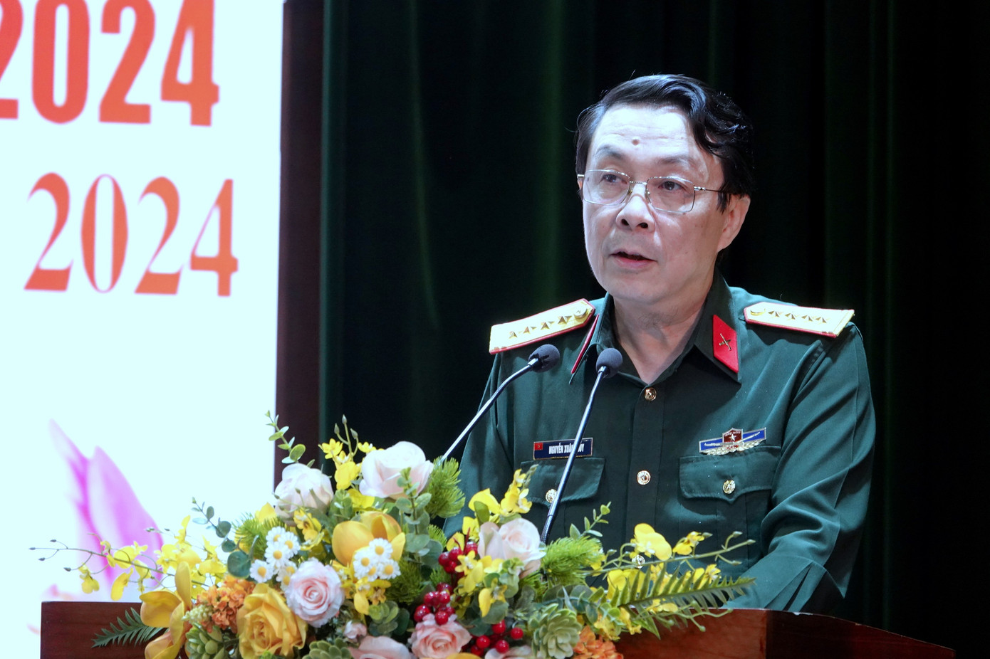 Đại tá Nguyễn Xuân Thủy - Phó Cục trưởng Cục Tuyên huấn (Tổng cục Chính trị Quân đội nhân dân Việt Nam). Đại tá Nguyễn Xuân Thủy - Phó Cục trưởng Cục Tuyên huấn (Tổng cục Chính trị Quân đội nhân dân Việt Nam).