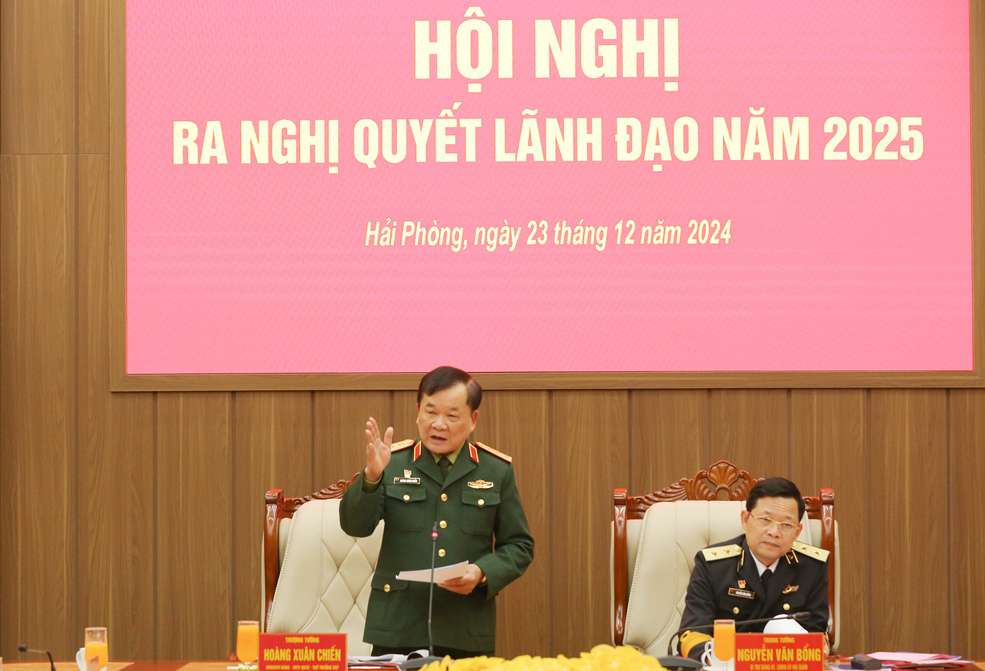 Thứ trưởng Bộ Quốc phòng Hoàng Xuân Chiến phát biểu chỉ đạo hội nghị. Thứ trưởng Bộ Quốc phòng Hoàng Xuân Chiến phát biểu chỉ đạo hội nghị.