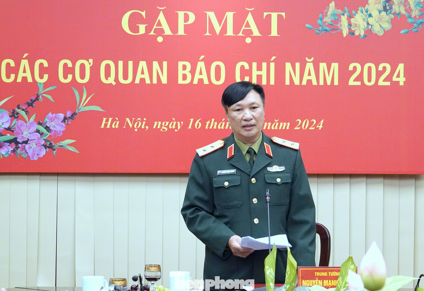 Trung tướng Nguyễn Mạnh Hùng cho biết: Năm 2024, Tổng cục tiếp tục đẩy mạnh thực hiện 2 khâu đột phá “Nâng cao năng lực nghiên cứu, thiết kế, chế tạo vũ khí trang bị” và “Nâng cao hiệu quả quản trị doanh nghiệp” đã xác định trong Nghị quyết của Đảng ủy Tổng cục nhiệm kỳ 2021-2025. Trung tướng Nguyễn Mạnh Hùng cho biết: Năm 2024, Tổng cục tiếp tục đẩy mạnh thực hiện 2 khâu đột phá “Nâng cao năng lực nghiên cứu, thiết kế, chế tạo vũ khí trang bị” và “Nâng cao hiệu quả quản trị doanh nghiệp” đã xác định trong Nghị quyết của Đảng ủy Tổng cục nhiệm kỳ 2021-2025.