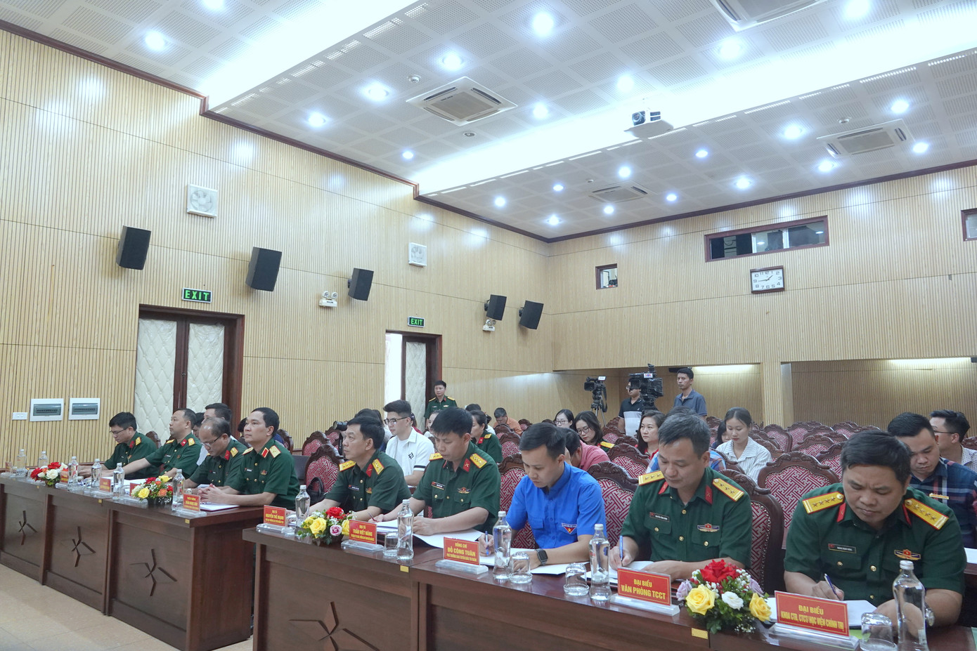 Lễ tổng kết, trao giải hai cuộc thi viết được tổ chức lồng ghép trong chương trình “Hành quân về nguồn” dự kiến diễn ra vào tháng 12/2024, tại Quân khu 1, với nhiều giải thưởng mang ý nghĩa sâu sắc.