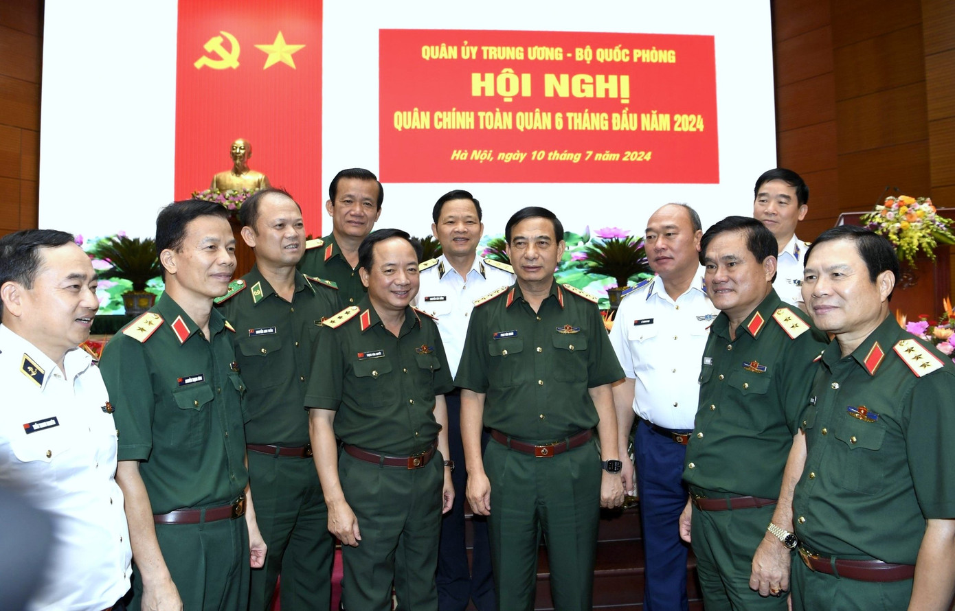 Lãnh đạo Quân ủy T.Ư - Bộ Quốc phòng và đại biểu dự Hội nghị Quân chính toàn quân 6 tháng đầu năm 2024, sáng 10/7. Lãnh đạo Quân ủy T.Ư - Bộ Quốc phòng và đại biểu dự Hội nghị Quân chính toàn quân 6 tháng đầu năm 2024, sáng 10/7.