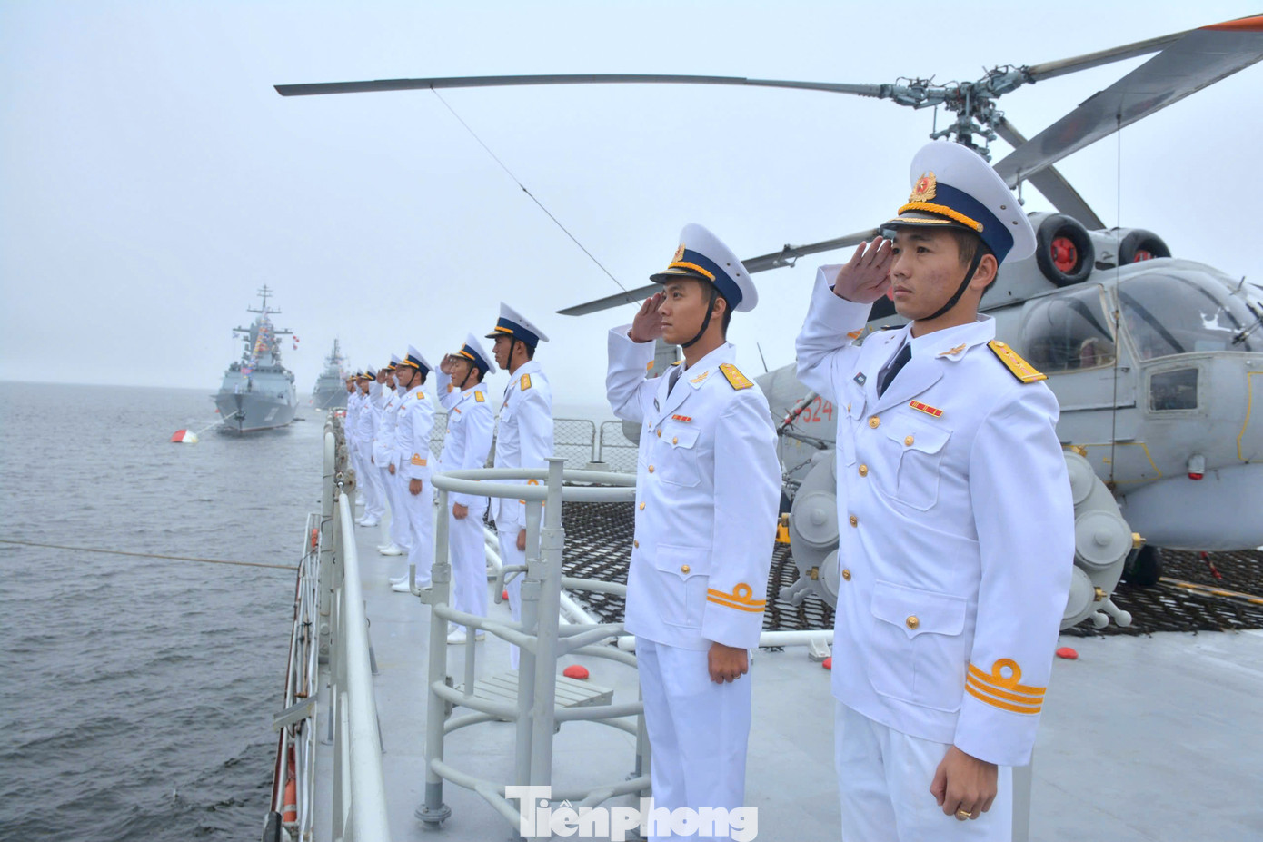 Cán bộ, chiến sĩ Vùng 4 Hải quân tham gia hoạt động đối ngoại quốc phòng. Cán bộ, chiến sĩ Vùng 4 Hải quân tham gia hoạt động đối ngoại quốc phòng.