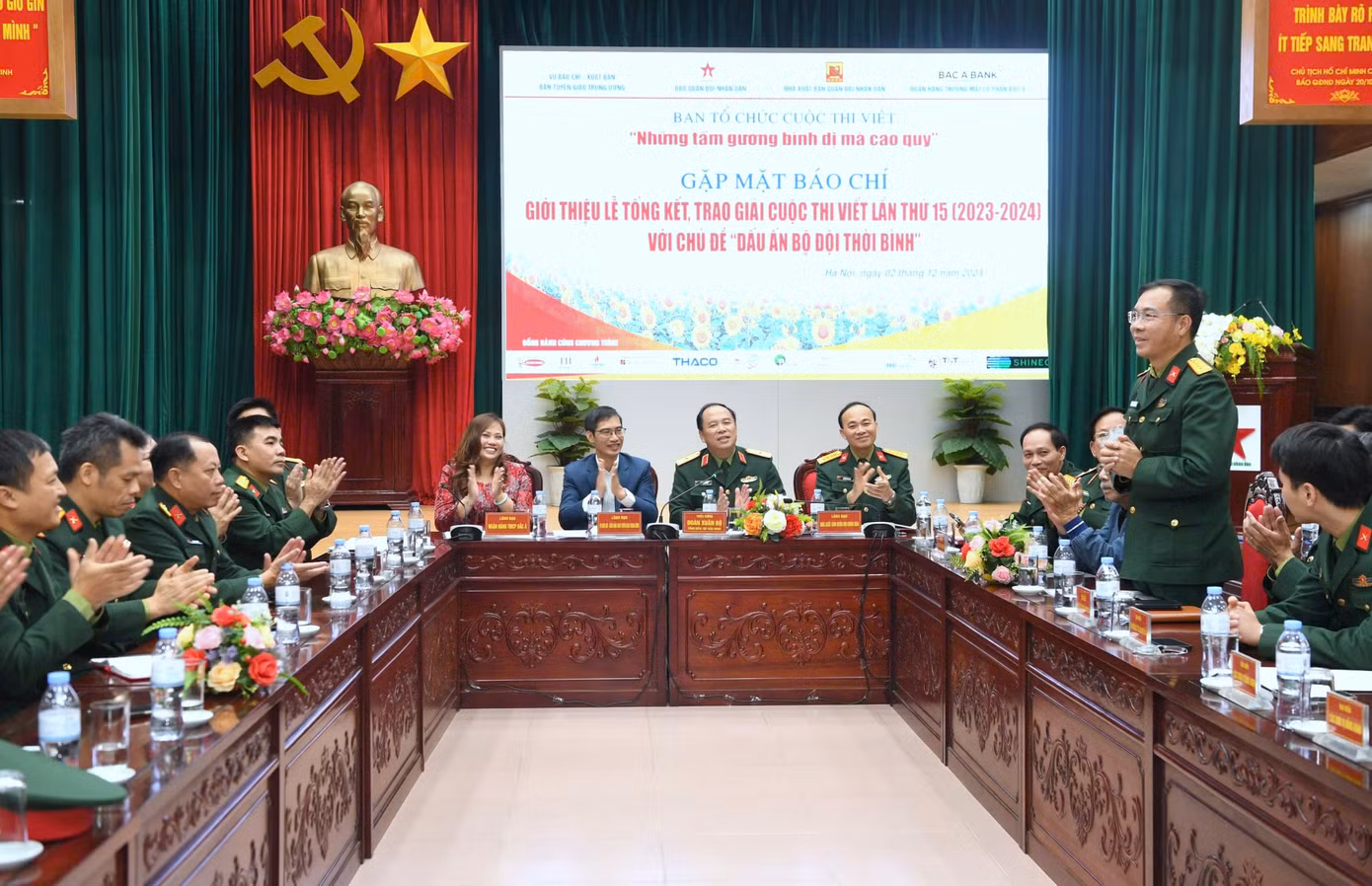 Quang cảnh họp báo.
