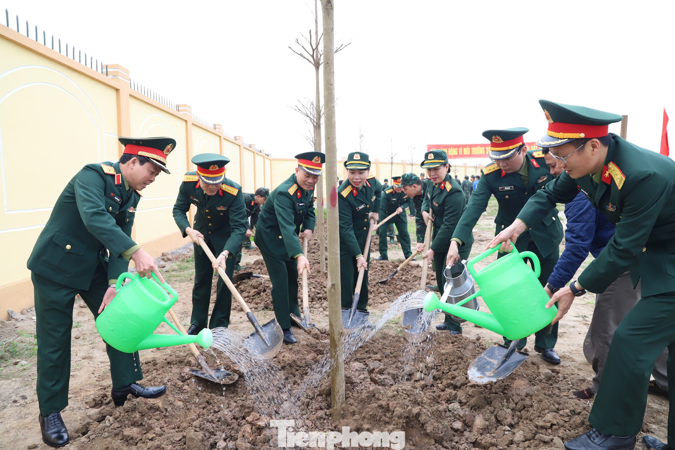 Lãnh đạo Học viện Kỹ thuật Quân sự cùng các đại biểu hưởng ứng Tết trồng cây 2024. Lãnh đạo Học viện Kỹ thuật Quân sự cùng các đại biểu hưởng ứng Tết trồng cây 2024.