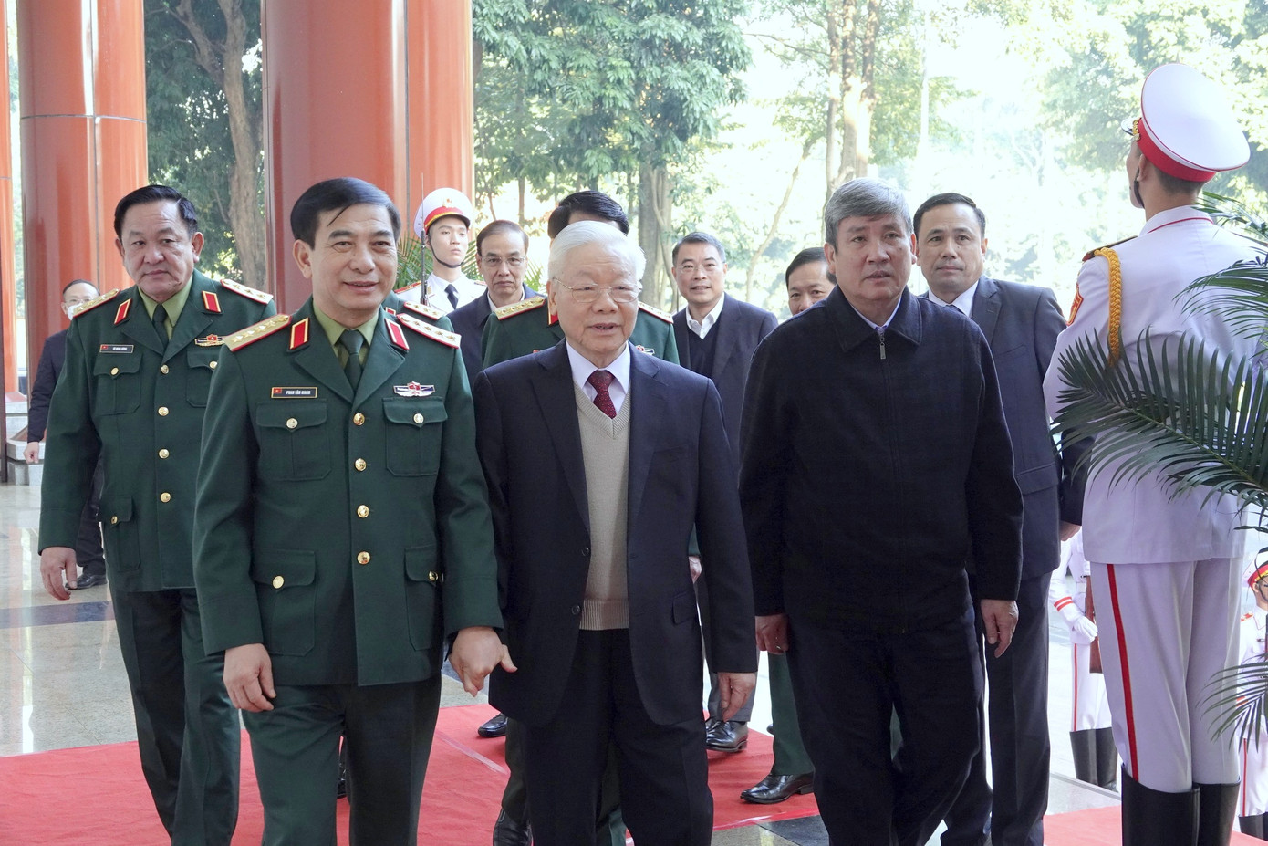 Tổng Bí thư Nguyễn Phú Trọng tới dự và chỉ đạo Hội nghị Quân chính toàn quân năm 2022. Ảnh: Nguyễn Minh Tổng Bí thư Nguyễn Phú Trọng tới dự và chỉ đạo Hội nghị Quân chính toàn quân năm 2022. Ảnh: Nguyễn Minh