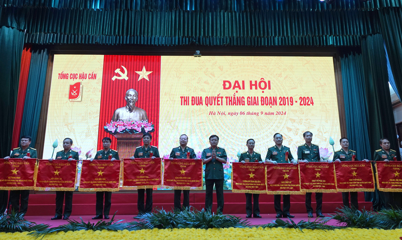 Tại đại hội, 107 tập thể, cá nhân tiêu biểu xuất sắc trong phong trào TĐQT giai đoạn 2019-2024 đã được vinh danh, trao thưởng. Tại đại hội, 107 tập thể, cá nhân tiêu biểu xuất sắc trong phong trào TĐQT giai đoạn 2019-2024 đã được vinh danh, trao thưởng.