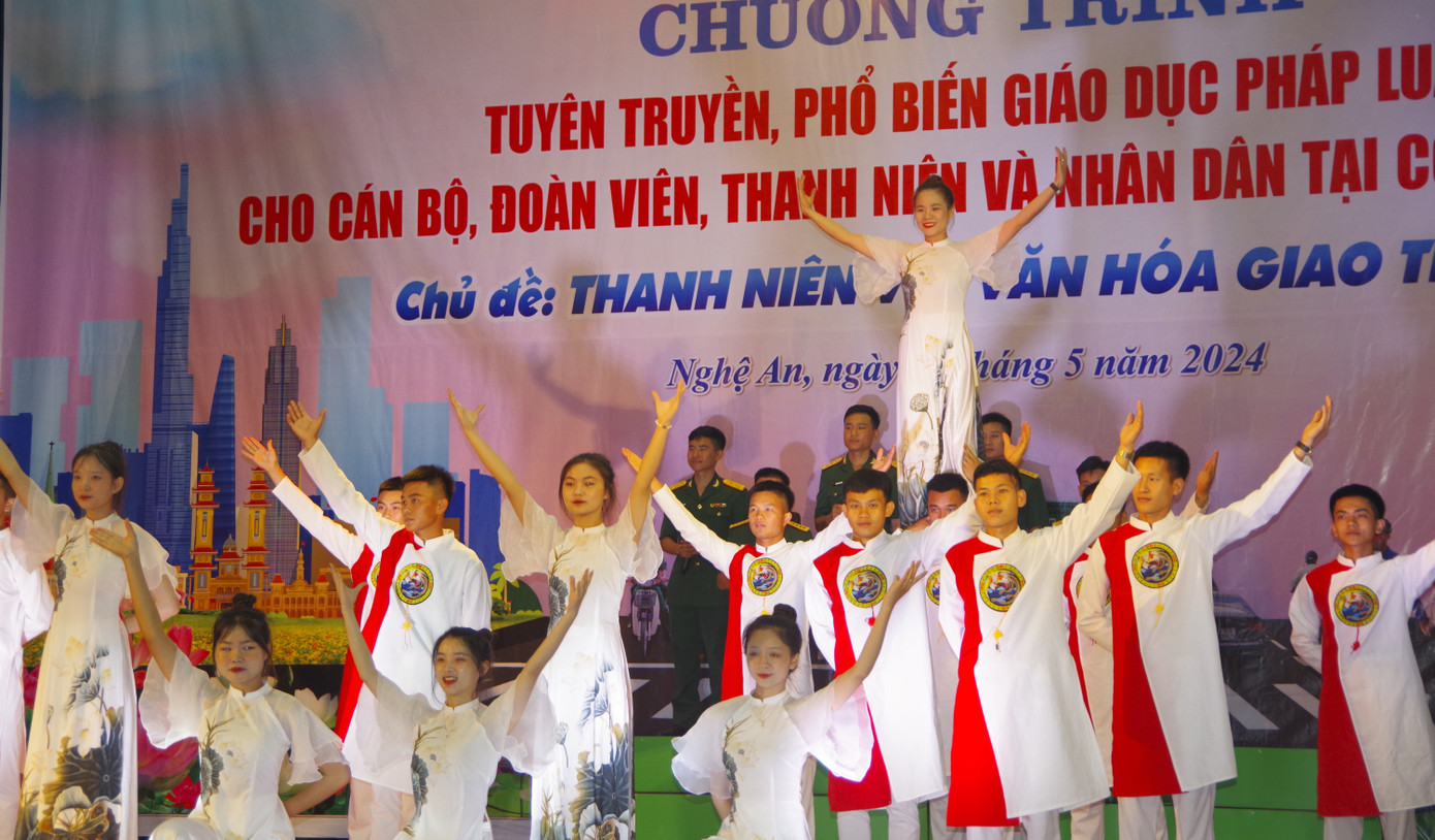 Chương trình thu hút đông đảo cán bộ, đoàn viên thanh niên trong và ngoài Quân đội tham gia, tạo hiệu ứng lan toả sâu rộng. Chương trình thu hút đông đảo cán bộ, đoàn viên thanh niên trong và ngoài Quân đội tham gia, tạo hiệu ứng lan toả sâu rộng.