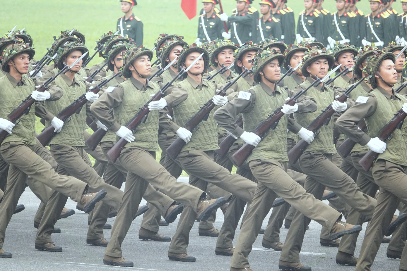 Khối chiến sĩ Điện Biên tái hiện hình ảnh của những chiến sĩ đã làm nên Chiến thắng lịch sử Điện Biên Phủ. Khối chiến sĩ Điện Biên tái hiện hình ảnh của những chiến sĩ đã làm nên Chiến thắng lịch sử Điện Biên Phủ.