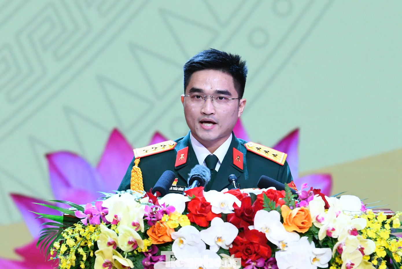 Đại diện thế hệ trẻ Quân đội phát biểu tại Lễ kỷ niệm. Đại diện thế hệ trẻ Quân đội phát biểu tại Lễ kỷ niệm.