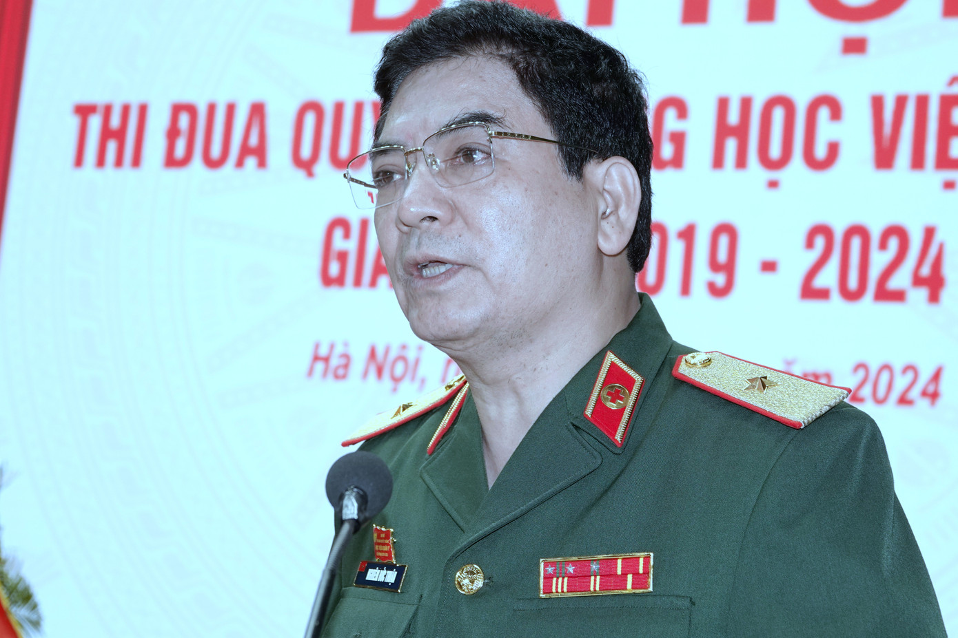 Thiếu tướng, PGS.TS Nghiêm Đức Thuận - Chính ủy Học viện Quân y, phát biểu tại đại hội. Thiếu tướng, PGS.TS Nghiêm Đức Thuận - Chính ủy Học viện Quân y, phát biểu tại đại hội.