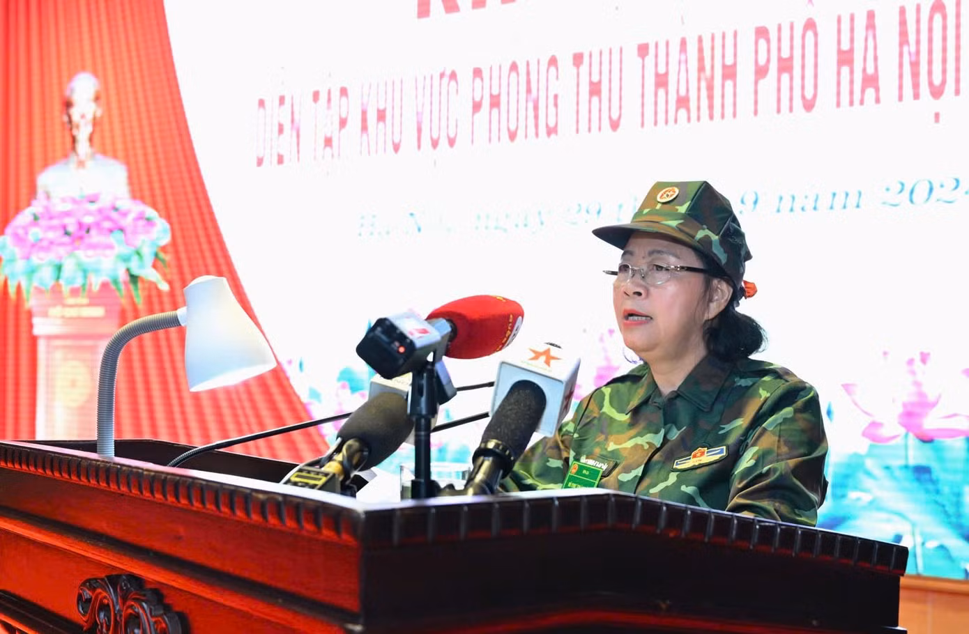 Bí thư Thành ủy Hà Nội Bùi Thị Minh Hoài phát biểu tại buổi khai mạc diễn tập.