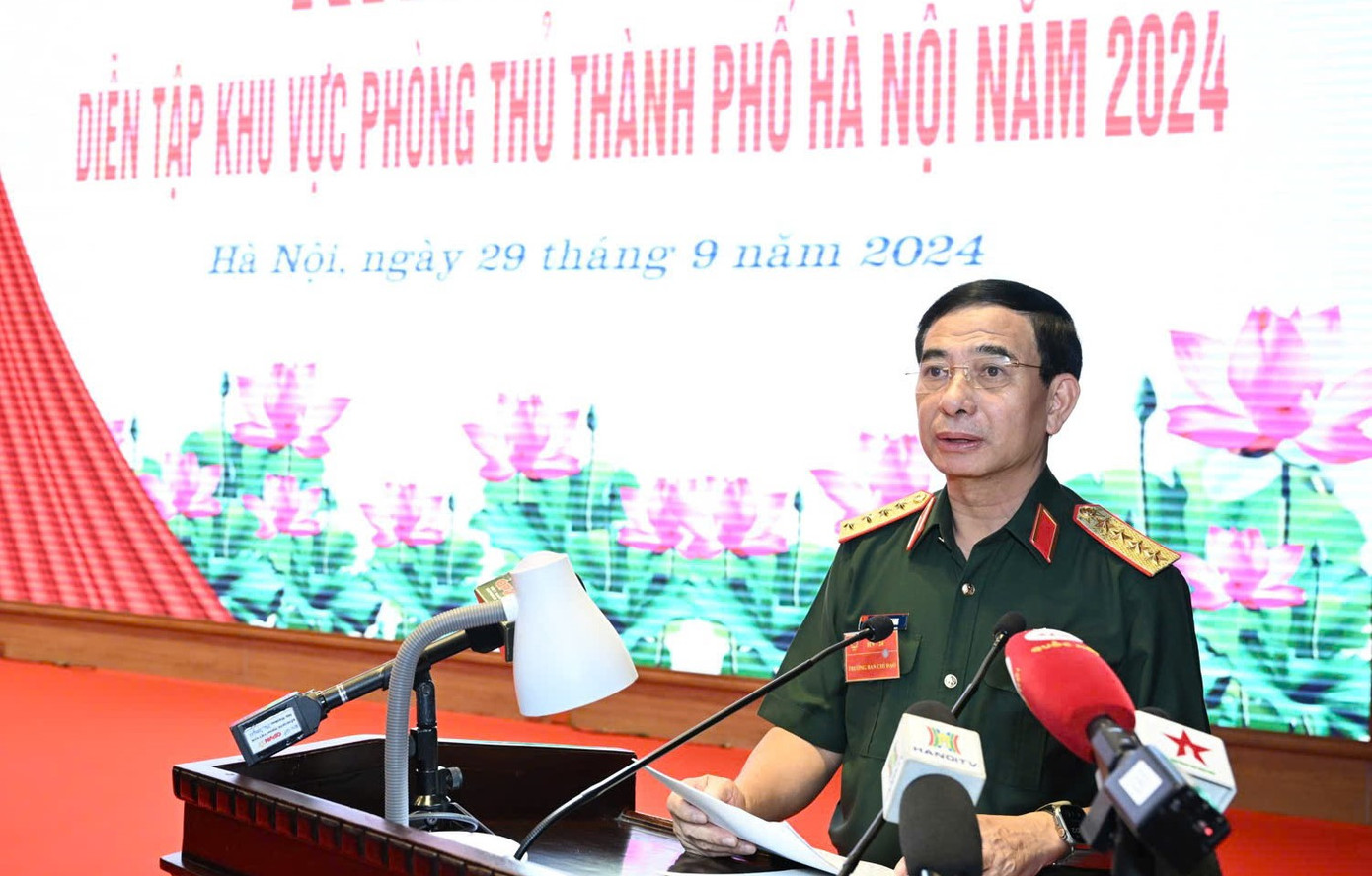 Đại tướng Phan Văn Giang phát biểu chỉ đạo Diễn tập Khu vực phòng thủ Thành phố Hà Nội 2024. Đại tướng Phan Văn Giang phát biểu chỉ đạo Diễn tập Khu vực phòng thủ Thành phố Hà Nội 2024.