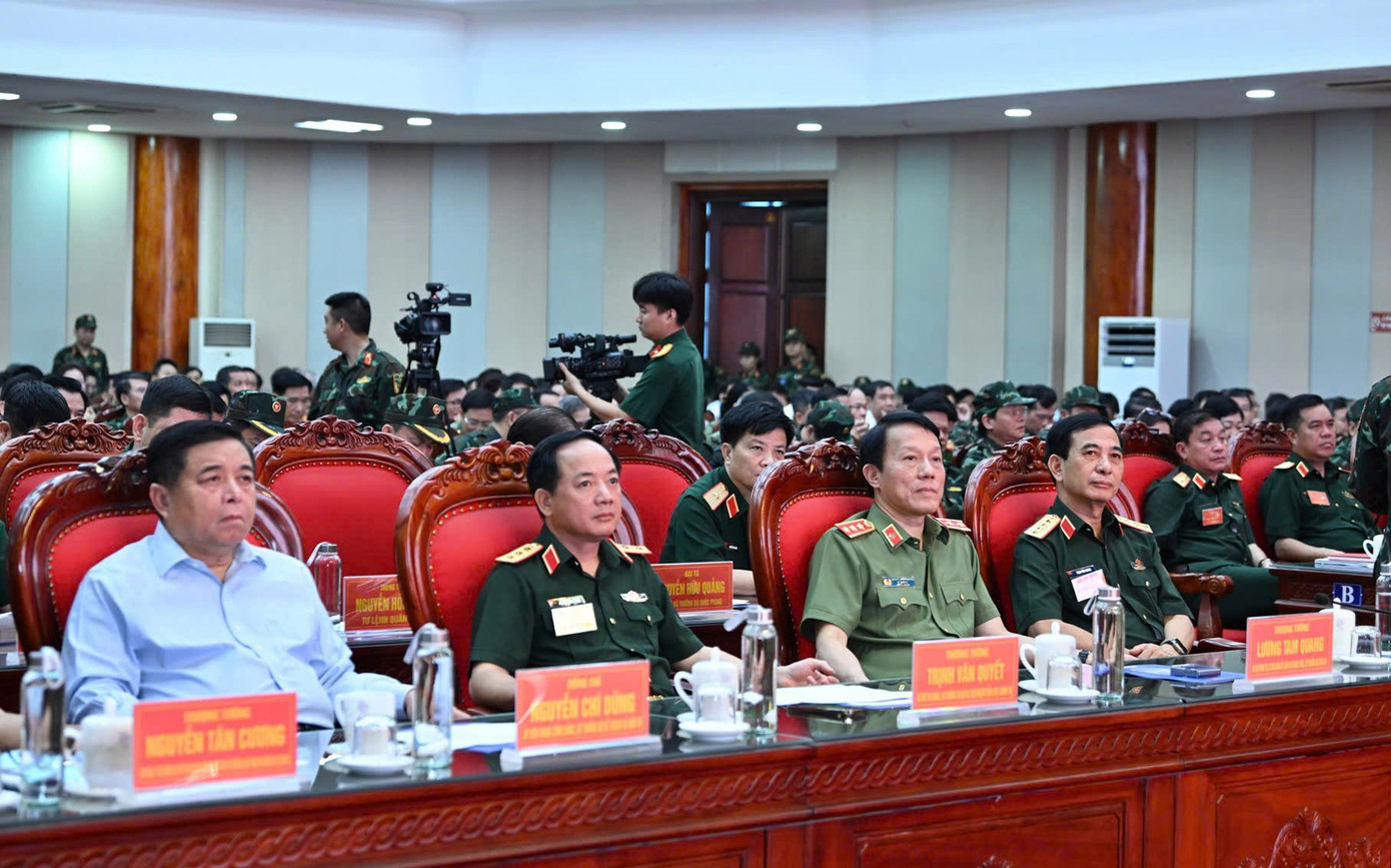 Lãnh đạo Bộ Quốc phòng, Bộ Công an dự khai mạc diễn tập. Lãnh đạo Bộ Quốc phòng, Bộ Công an dự khai mạc diễn tập.