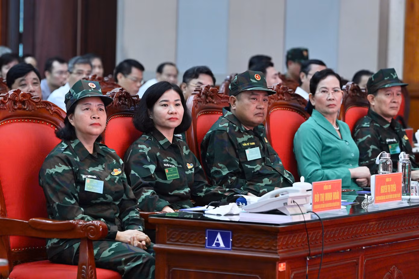 Lãnh đạo Thành phố Hà Nội và các đại biểu dự khai mạc diễn tập.