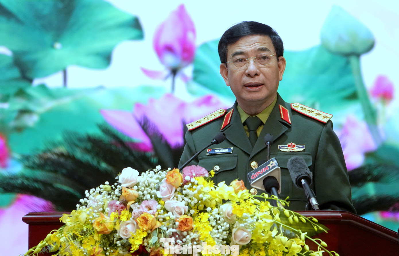 Đại tướng Phan Văn Giang - Ủy viên Bộ Chính trị, Phó Bí thư Quân ủy Trung ương, Bộ trưởng Bộ Quốc phòng. Ảnh: Nguyễn Minh Đại tướng Phan Văn Giang - Ủy viên Bộ Chính trị, Phó Bí thư Quân ủy Trung ương, Bộ trưởng Bộ Quốc phòng. Ảnh: Nguyễn Minh