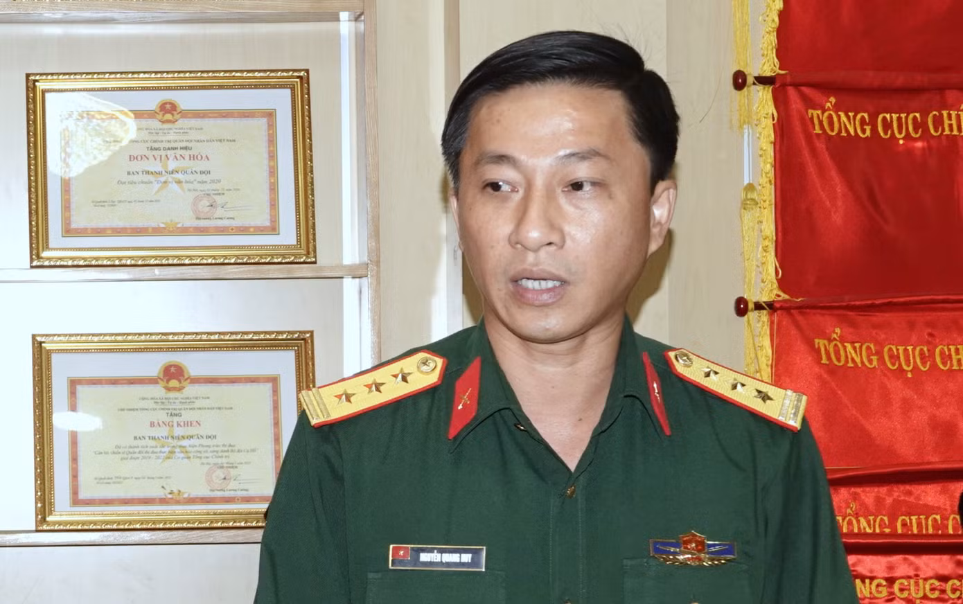 Thượng tá Nguyễn Quang Huy phát biểu.